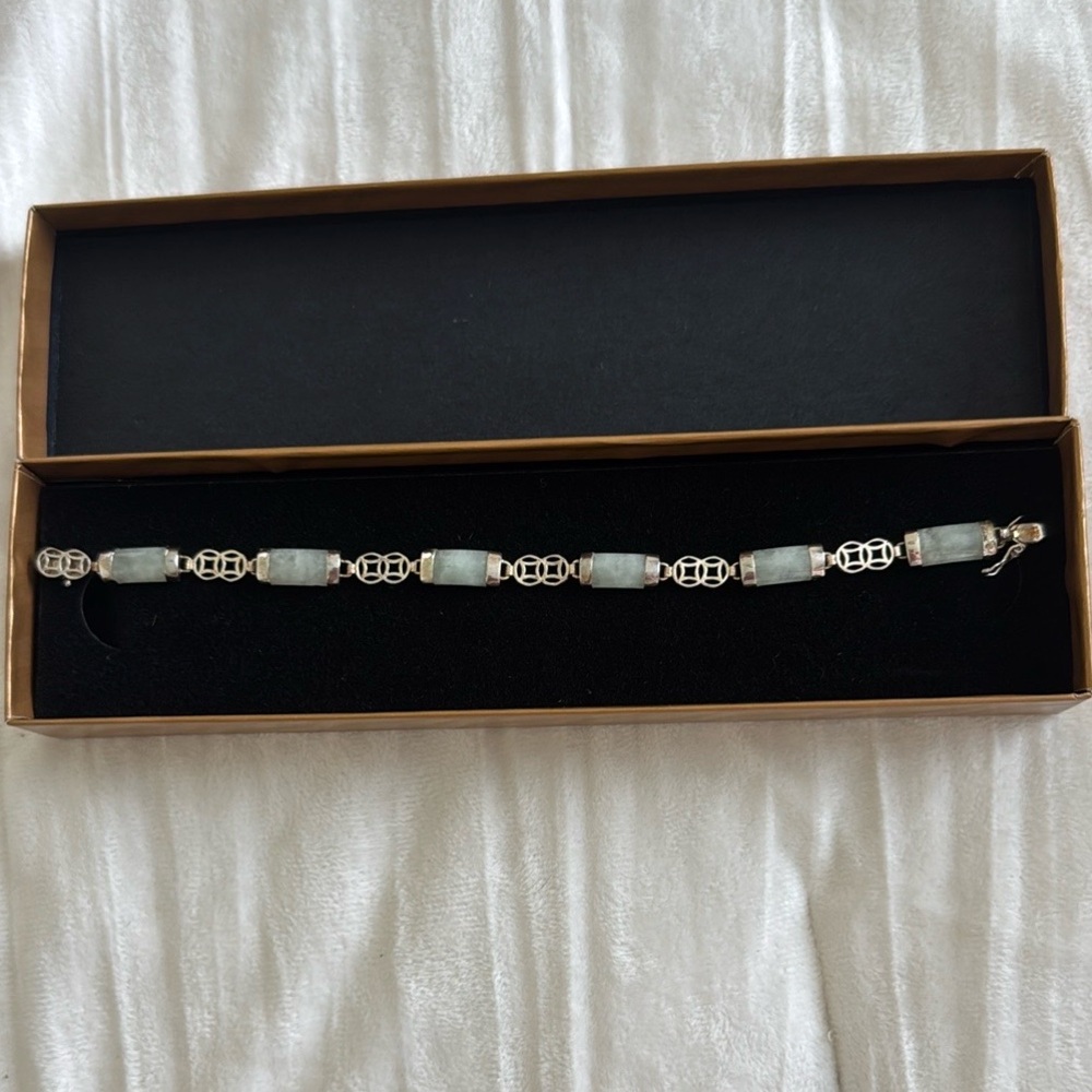 Vintage Jade Tennis Bracelet - Picture 3 of 12